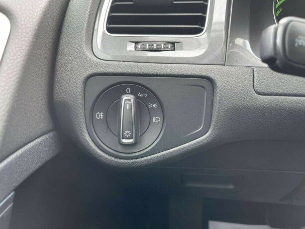 volkswagen-golf-elektrisitet-2015-big-19
