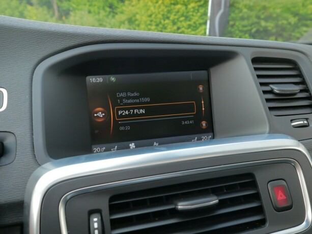 volvo-v60-elektrisitetdiesel-2014-big-18