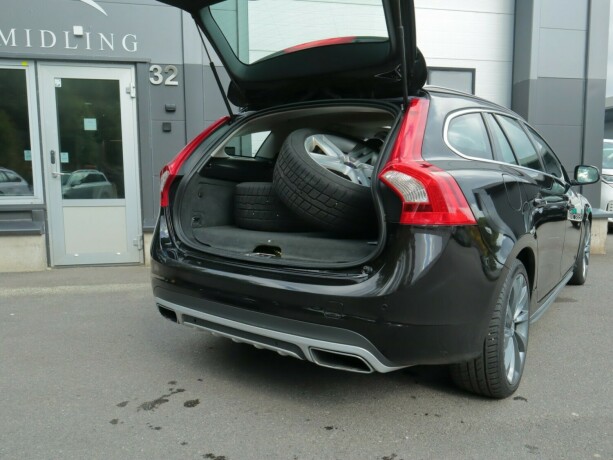 volvo-v60-elektrisitetdiesel-2014-big-17