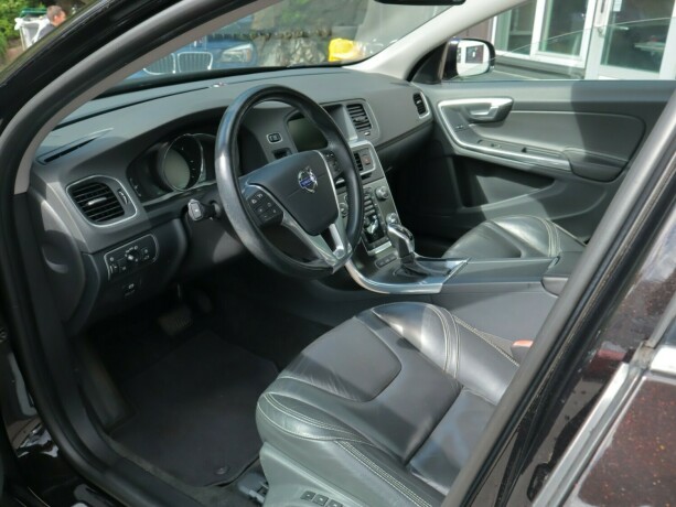 volvo-v60-elektrisitetdiesel-2014-big-5