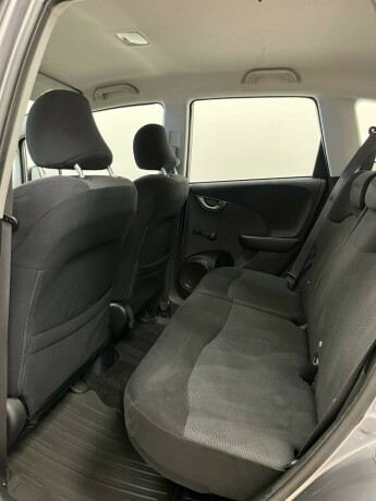 honda-jazz-bensin-2009-big-6
