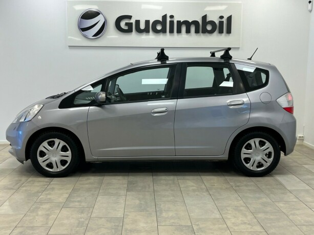 honda-jazz-bensin-2009-big-1
