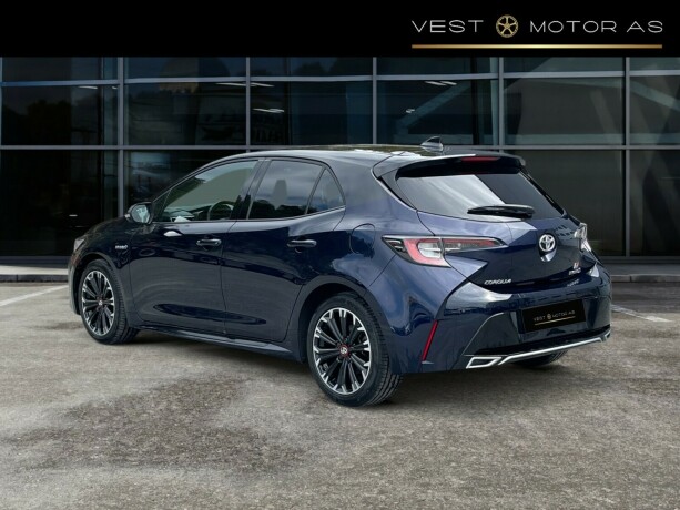 toyota-corolla-elektrisitetbensin-2022-big-4
