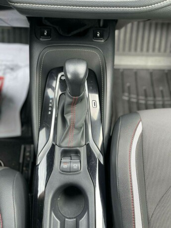 toyota-corolla-elektrisitetbensin-2022-big-23
