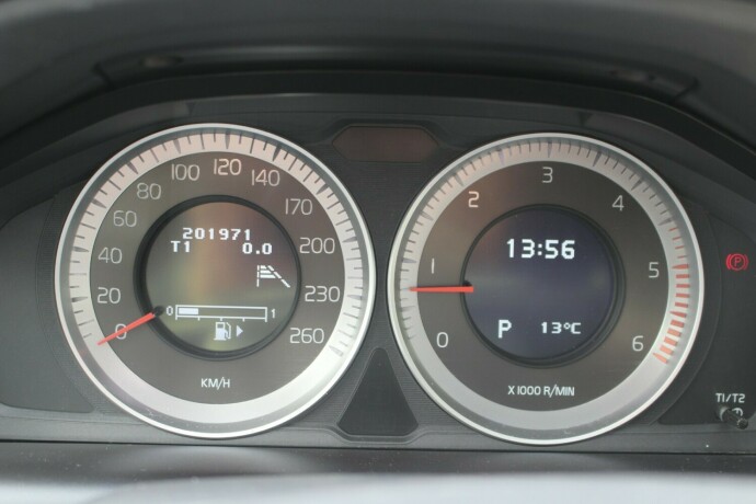 volvo-xc-60-diesel-2013-big-14