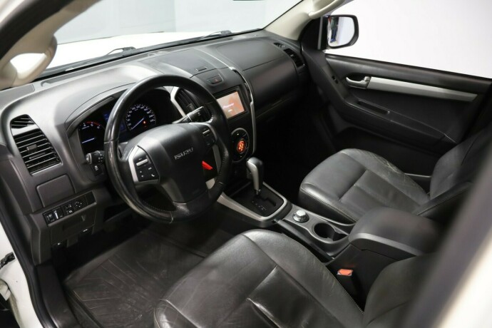 isuzu-d-max-diesel-2016-big-4