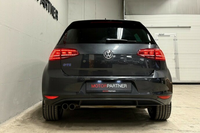 volkswagen-golf-elektrisitetbensin-2015-big-5