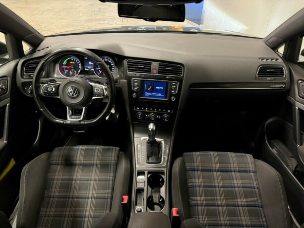 volkswagen-golf-elektrisitetbensin-2015-big-10