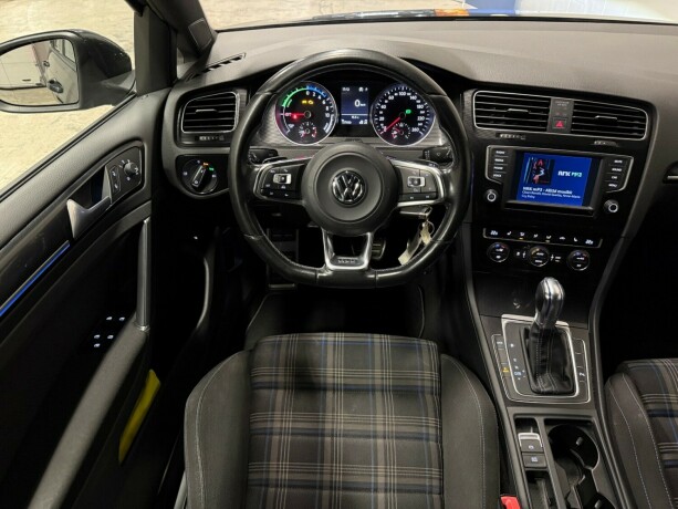 volkswagen-golf-elektrisitetbensin-2015-big-11