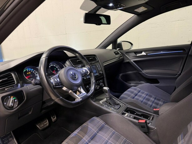 volkswagen-golf-elektrisitetbensin-2015-big-12