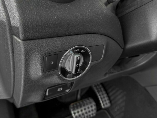 mercedes-benz-cla-bensin-2013-big-19