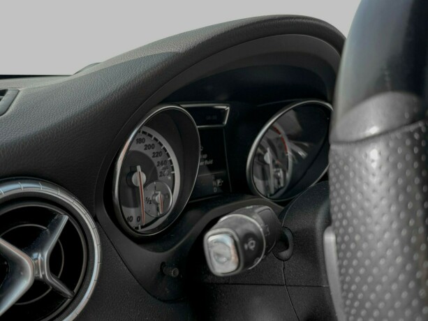 mercedes-benz-cla-bensin-2013-big-20