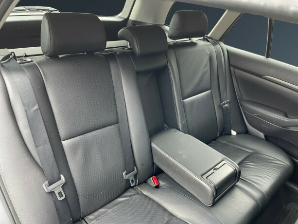 toyota-avensis-diesel-2007-big-12