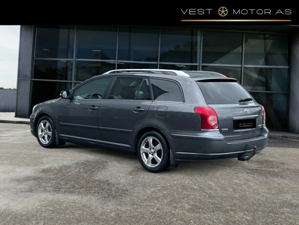 toyota-avensis-diesel-2007-big-4