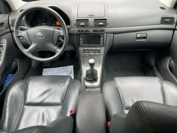 toyota-avensis-diesel-2007-big-13