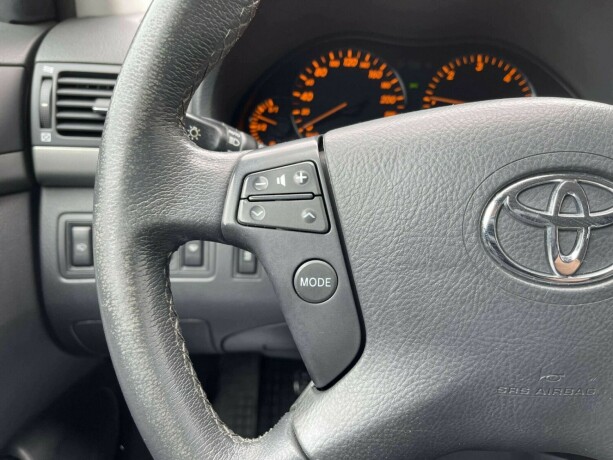 toyota-avensis-diesel-2007-big-14