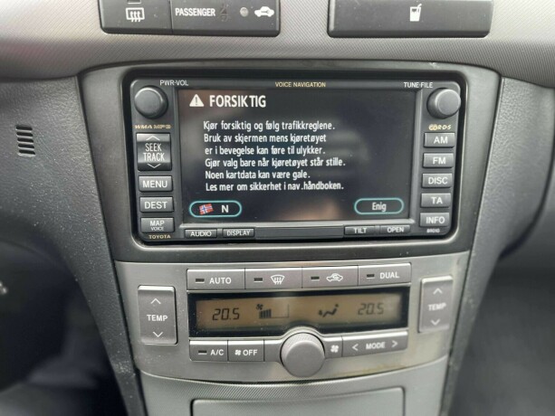 toyota-avensis-diesel-2007-big-16