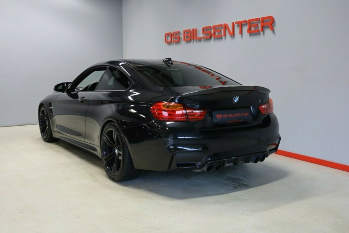 bmw-m4-bensin-2015-big-2