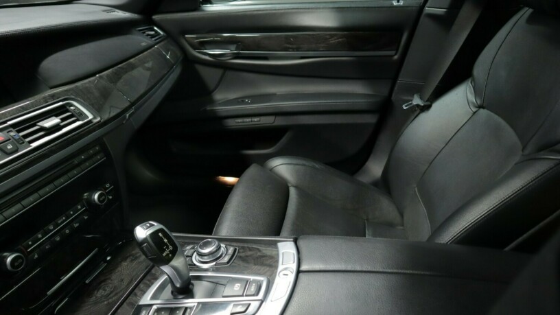 bmw-7-serie-diesel-2011-big-9