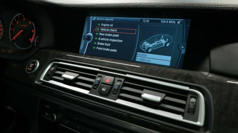 bmw-7-serie-diesel-2011-big-15