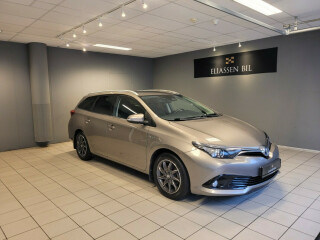 Toyota | Auris | Elektrisitet+bensin | 2015