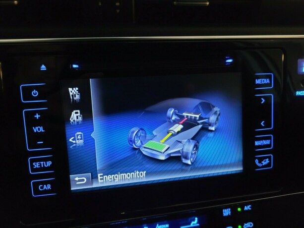 toyota-auris-elektrisitetbensin-2015-big-24