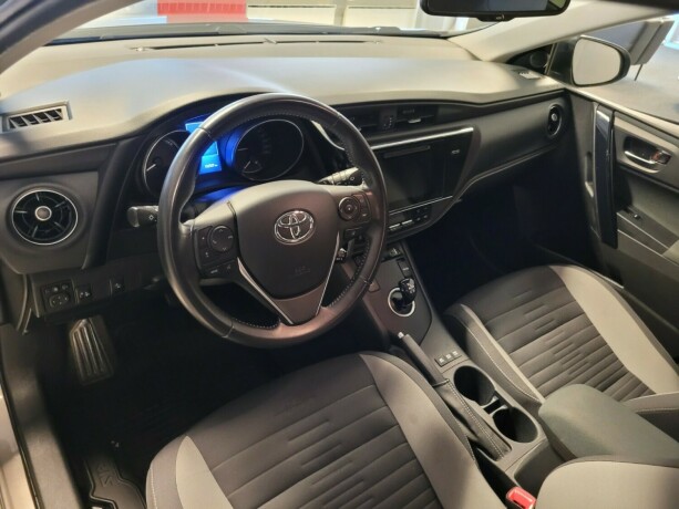 toyota-auris-elektrisitetbensin-2015-big-18