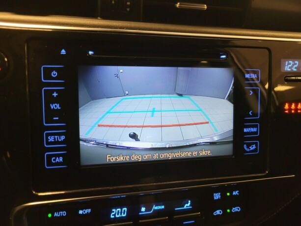 toyota-auris-elektrisitetbensin-2015-big-21
