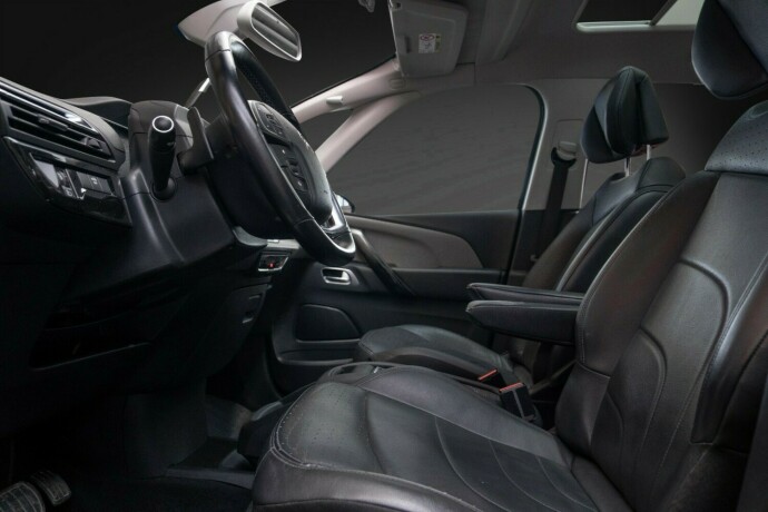 citroen-c4-picasso-diesel-2016-big-24