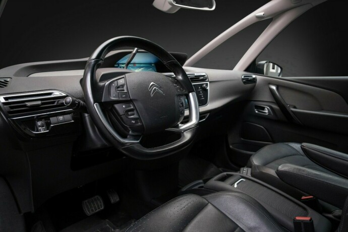 citroen-c4-picasso-diesel-2016-big-26