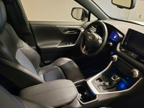 toyota-rav4-elektrisitetbensin-2019-big-15