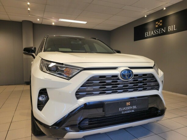 toyota-rav4-elektrisitetbensin-2019-big-10