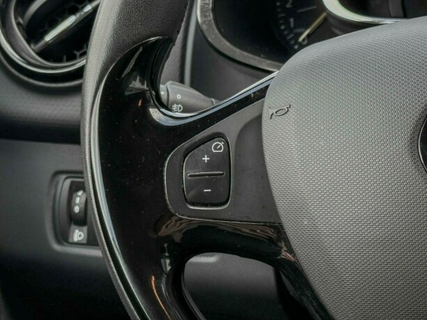 renault-clio-bensin-2014-big-32