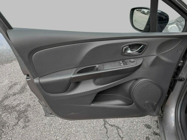 renault-clio-bensin-2014-big-13