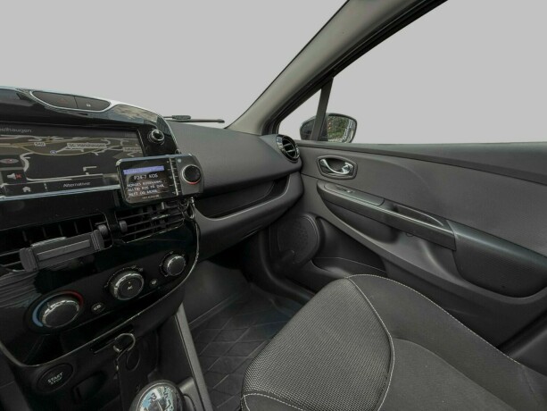 renault-clio-bensin-2014-big-27