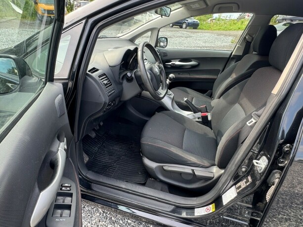 toyota-auris-diesel-2010-big-8