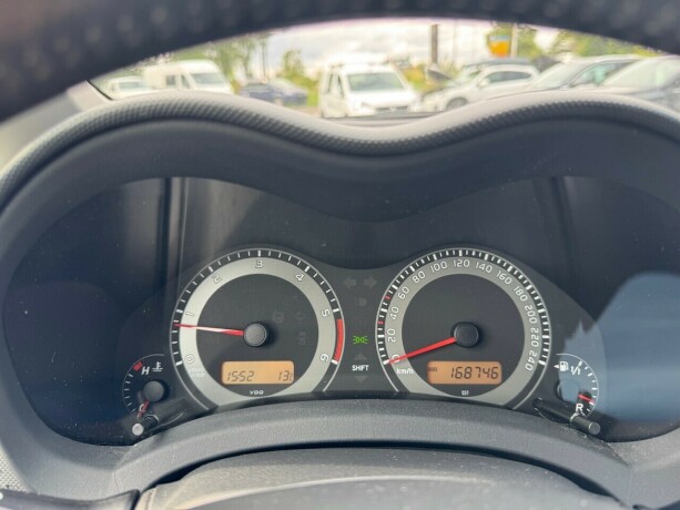 toyota-auris-diesel-2010-big-13