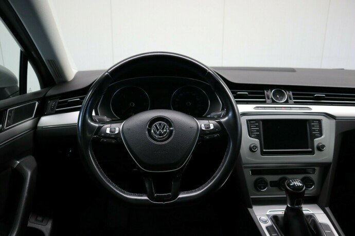 volkswagen-passat-diesel-2015-big-21