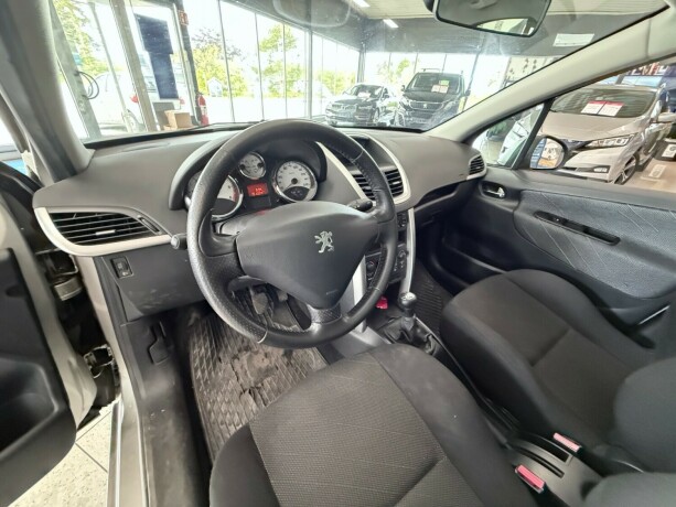 peugeot-207-diesel-2007-big-13