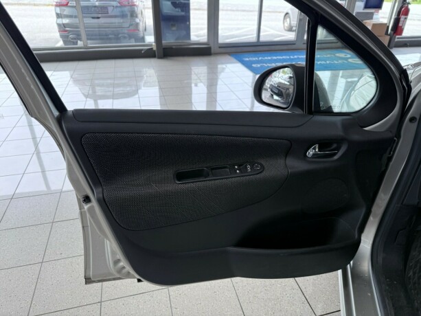 peugeot-207-diesel-2007-big-11