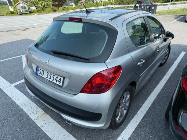 peugeot-207-diesel-2007-big-2