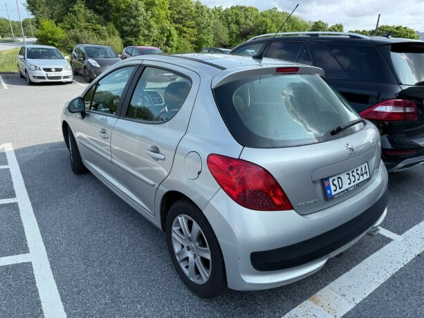 peugeot-207-diesel-2007-big-1