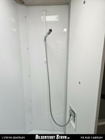 burstner-lineo-t-690-diesel-2024-big-13