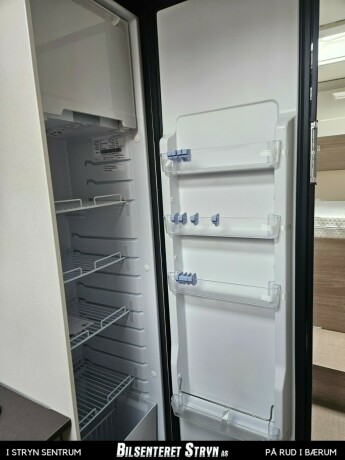 burstner-lineo-t-690-diesel-2024-big-21