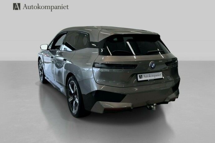 bmw-ix-xdrive-40-elektrisitet-2023-big-3