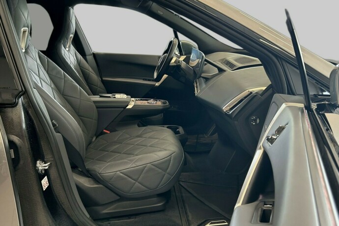 bmw-ix-xdrive-40-elektrisitet-2023-big-10