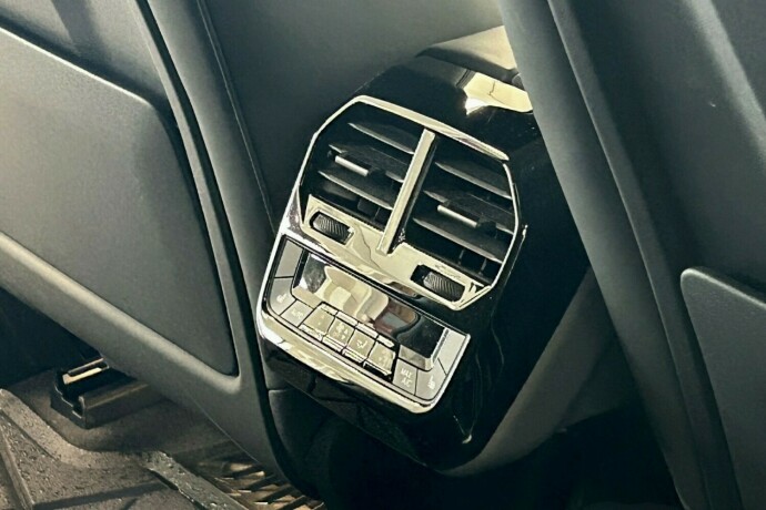 bmw-ix-xdrive-40-elektrisitet-2023-big-14