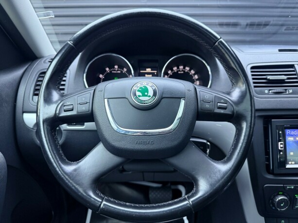 skoda-yeti-bensin-2012-big-14