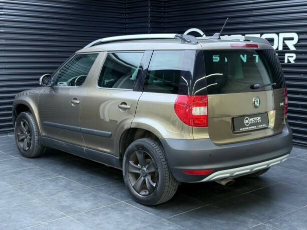 skoda-yeti-bensin-2012-big-1