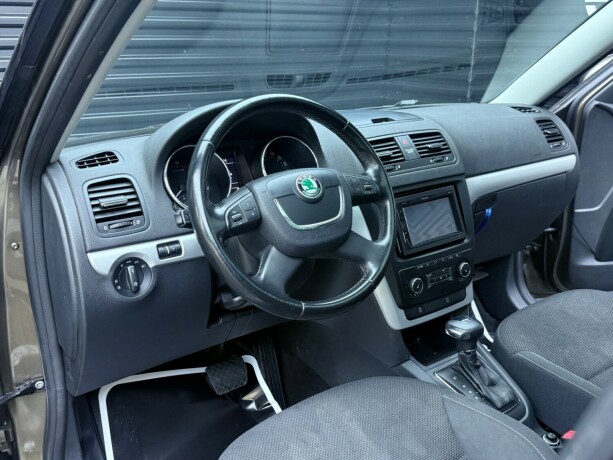 skoda-yeti-bensin-2012-big-10